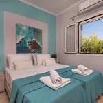 Madini Luxury With Free Pool Heating Vanato