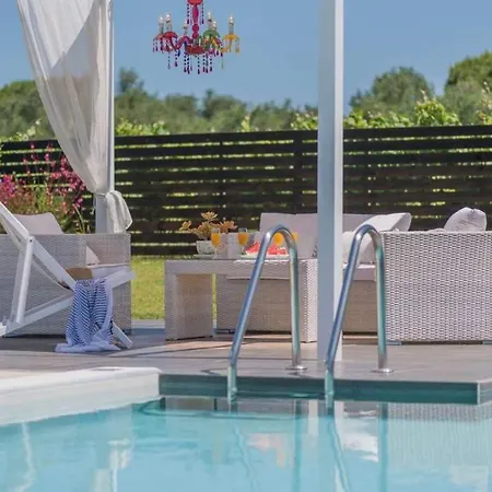 Madini Luxury With Free Pool Heating Villa Vanato