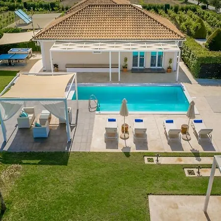 Madini Luxury With Free Pool Heating