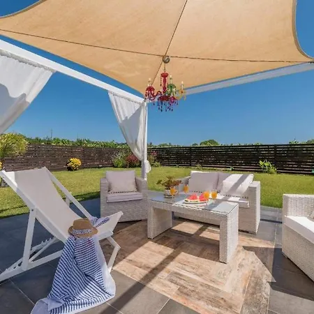 Villa Madini Luxury With Free Pool Heating *