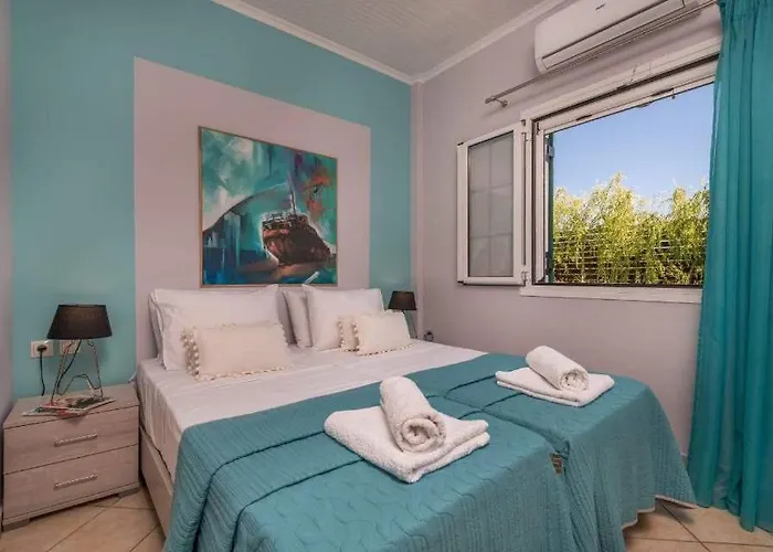 Madini Luxury With Free Pool Heating Vanato