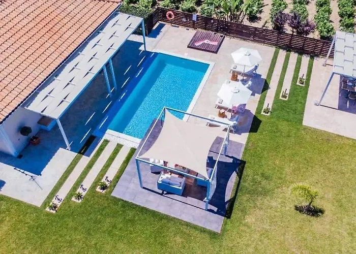Madini Luxury With Free Pool Heating Villa *