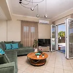 Villa Madini Luxury With Free Pool Heating *