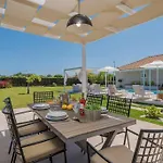 Villa Madini Luxury With Free Pool Heating Vanato