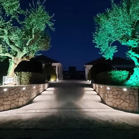 Madini Luxury With Free Pool Heating